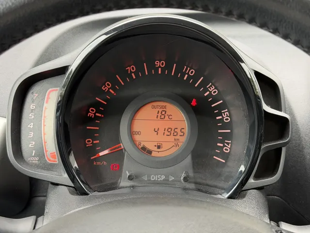 Toyota Aygo 1.0 VVT-i x-play | Android auto & Apple carplay | Navigatie | Airco |