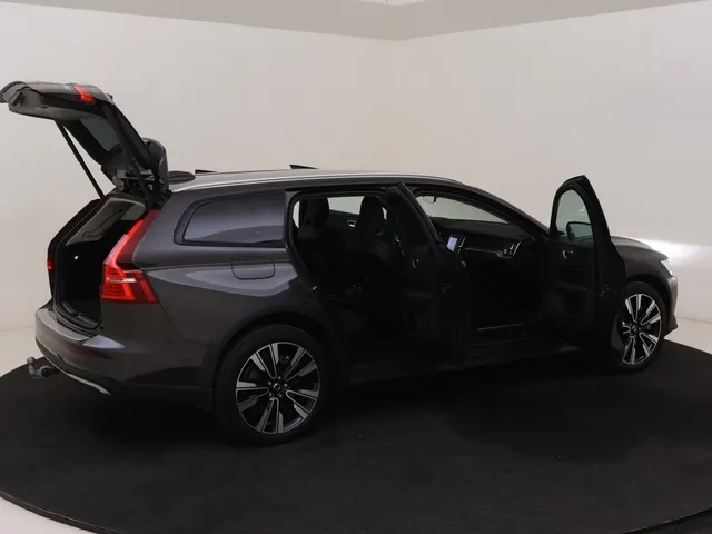 Volvo V60 Cross Country 2.0 B5 AWD Plus Bright | 360° camera | Harman/Kardon