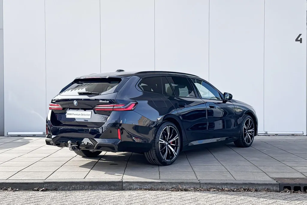 BMW 5 Serie Touring 550e xDrive