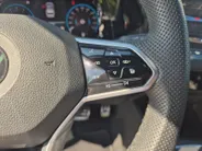 Volkswagen Golf 1.5 eTSI R-Line Business | Cruise Control | Climate Control | Digitaal Dashboard | Navigatie | Sportstoelen | Stoelverwarming | Stuurverwarming |