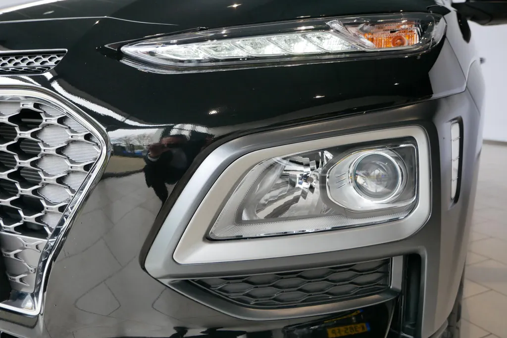 Hyundai Kona 1.6 GDI HEV Fashion | Parkeersensoren achter | Dodehoek sensoren | LM wielen | Climate controle | Adaptive cruise controle | Intelligente sleutel | Navigatie | Bluetooth | Zeer nette auto |