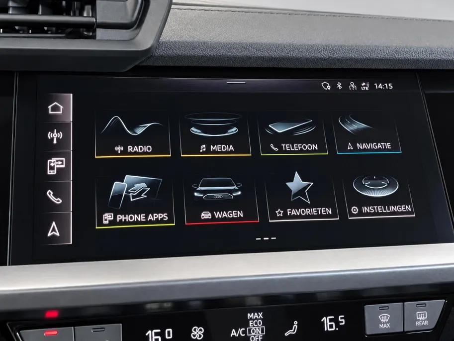 Audi A3 Sportback 40 TFSIe 150kW/204PK S Line · Panoramadak · Apple/Android Car Play · Stoelverwarming