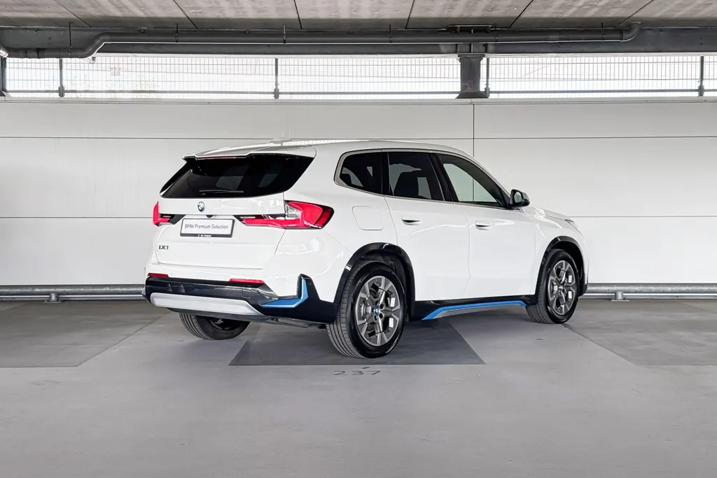 BMW iX1 xDrive30 Launch Edition 67 kWh