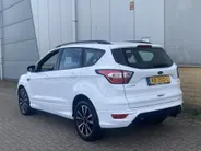 Ford Kuga 1.5 EcoBoost 150 pk ST Line afneembare - trekhaak - voorruitverwarming - groot navi