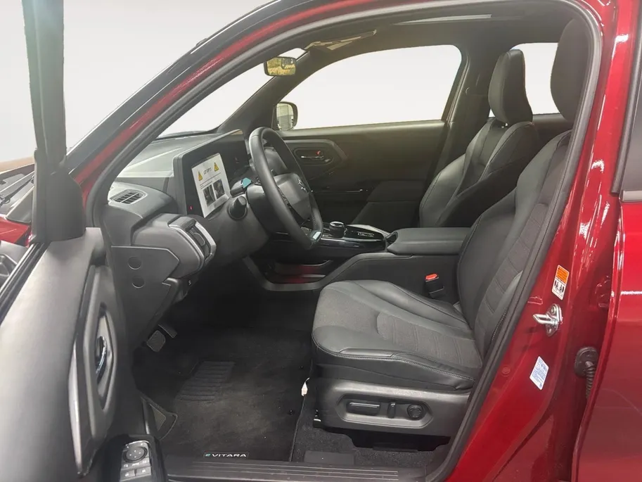 Suzuki e Vitara Style 61 kWh | €2000 euro inruil premie | V.a. €575 in de private lease | Tot 10 jaar garantie