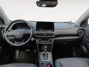 Hyundai Kona 1.6 GDI HEV Premium | Trekhaak | Apple Carplay/Android Auto | Adaptive cruise control | Dodenhoek herkenning | Leren bekleding