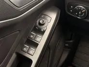 Ford Focus Wagon 1.0 EcoBoost ST Line 125 PK WINTER PACK I LEDEREN BEKLEDING I APPLE CARPLAY / ANDROID AUTO I ' 18 ' VELGEN I