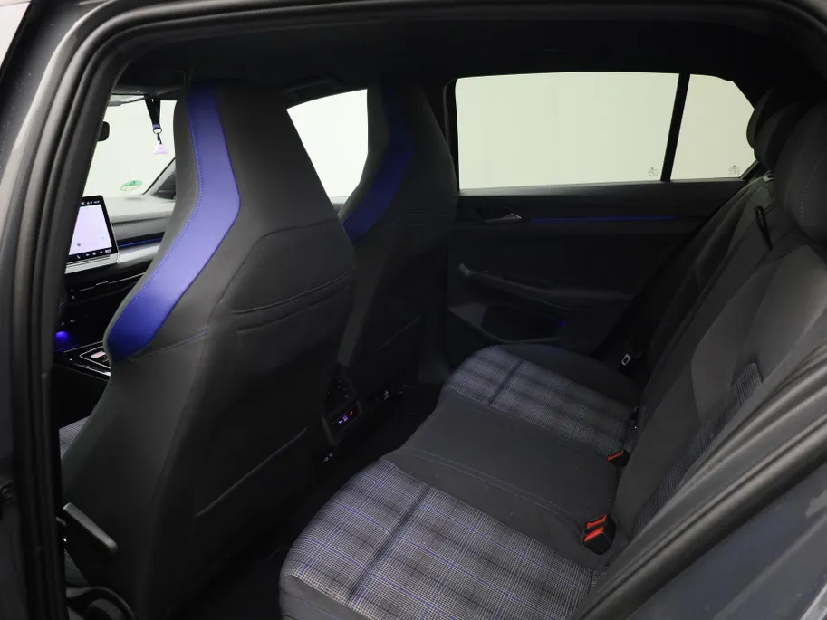 Volkswagen Golf 1.5eHybrid 200kW/272PK GTE · Navigatie · Apple/Android Car Play · Camera + Parkeersensoren · Garantie t/m 13-05-2030 of 100000km