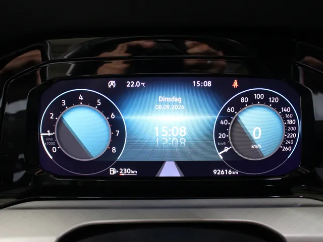 Volkswagen Golf 1.0 TSI Life Apple Carplay | Android Auto | PDC voor en achter | Cruise control