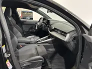 Audi A3 Limousine 110PK 30 TFSI S Edition Automaat | 1e eigenaar | Virtual Cockpit | Navi | Armsteun | Cruise Control | Zwarte Lichtmetalen Velgen | Apple CarPlay/Android Auto | Full LED koplampen | Keyless Entry |