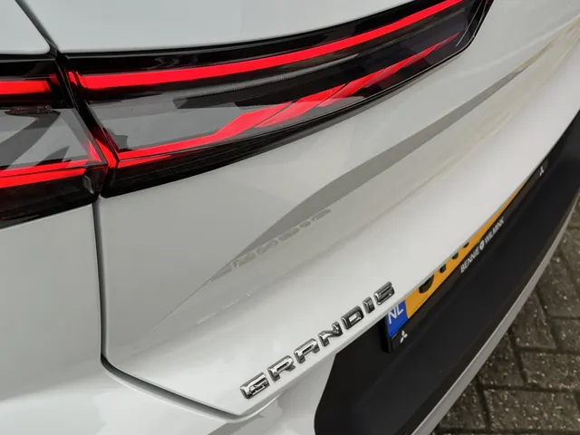 Mitsubishi Grandis 1.8 HEV Instyle | Panoramadak | Harman Kardon