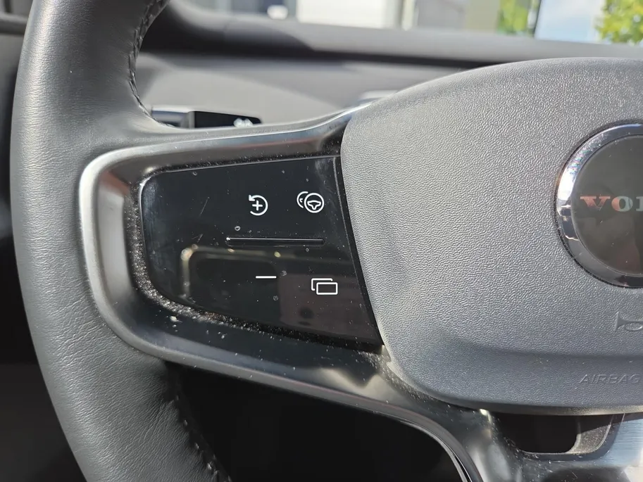 Volvo EX30 Single Motor Extended Range Ultra 69 kWh | Zeer compleet | Panoramadak | Harman Kardon Audio | 360 graden camera | Stoel & stuurverwarming | Bovag garantie | NAP