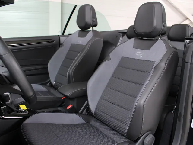 Volkswagen T-Roc Cabrio 1.5 TSI DSG R-Line Navigatie | 19' Misano | Stoel- en stuurverwarming | Matrix Led | Beats Audio
