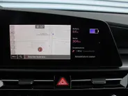 Kia Niro EV DynamicLine 64.8 kWh | Trekhaak | Camera | Clima | Cruise adapt. | Navi | 17' LM | Keyless | Apple Carplay/Android Auto |