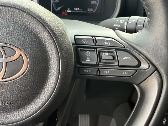 Toyota Yaris 1.5 Hyb. 130 Executive | Panoramadak | JBL | Blindspot
