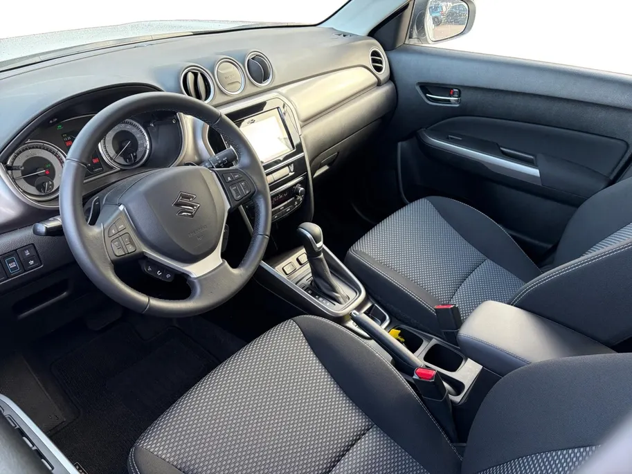 Suzuki Vitara 1.5 Hybrid Select *Automaat*Navi+Camera*Climate Control*LM. Velgen*Parc Assist*Zeer nette auto!