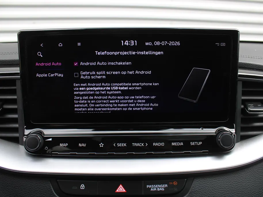 Kia ProCeed 1.5 T-GDi GT-Line | Trekhaak | Schuifdak | Stuur-/stoelverwarming | Camera | Dodehoek detectie | Telefoonlader | Cruise adapt. | 17' LM | LED |