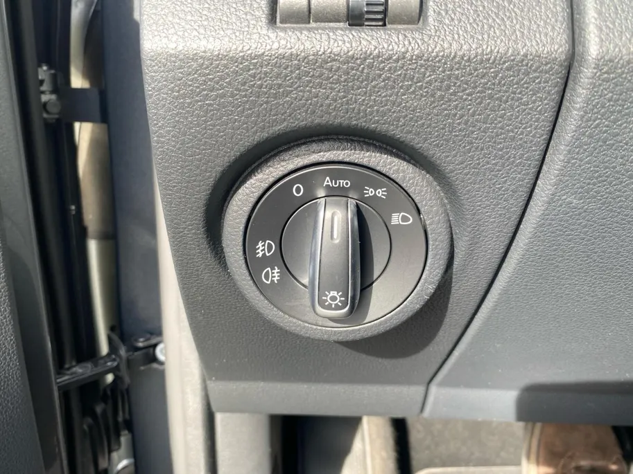Volkswagen Amarok 3.0 TDI 4Motion Plus Cab Dark Label | Automaat | Trekhaak | Camera | Apple Carplay/Android Auto | Stoelverwarming | Cruise Control | Climate Control | Navigatie