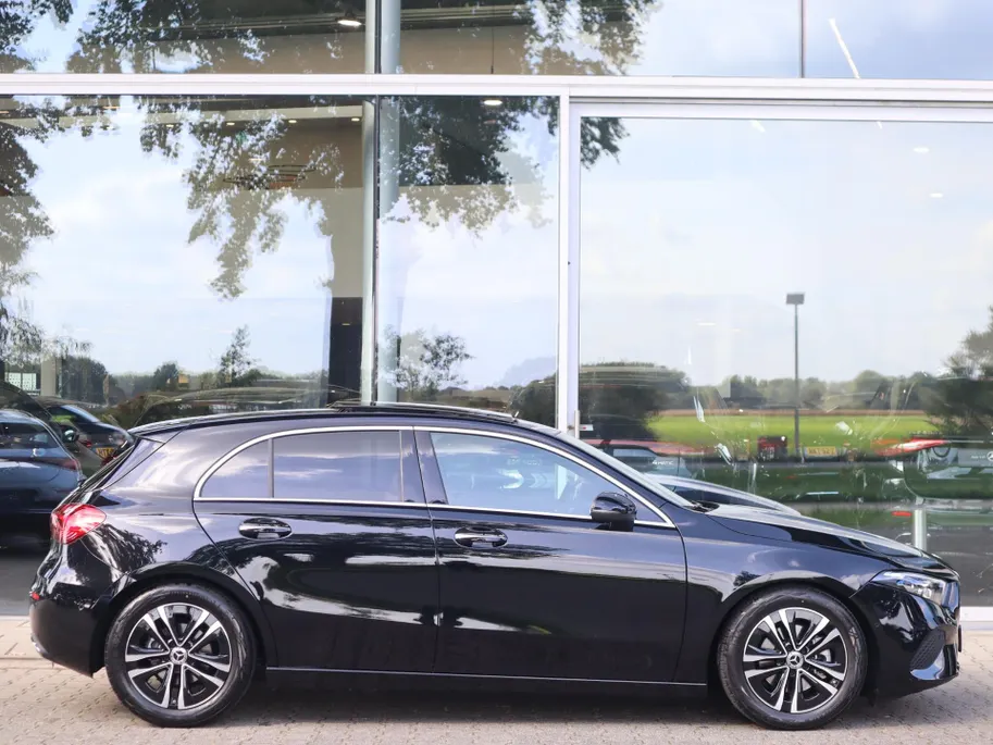 Mercedes-Benz A-Klasse 180 Star Edition Luxury Line l Keyless l Panoramadak l Stoelverwarming