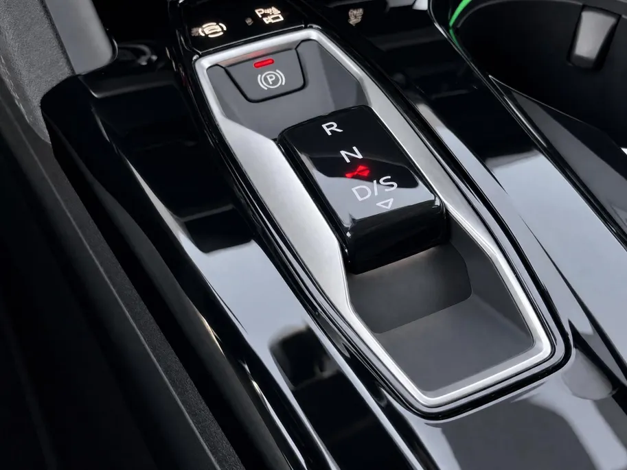 Audi Q5 2.0 TFSI e-hybrid 299pk quattro S edition · SOH 97,1% · Panoramadak · 360° Camera + parkeersensoren · Apple/Android Car Play · Fabrieksgarantie t/m 22-09-2029 of 100.000Km