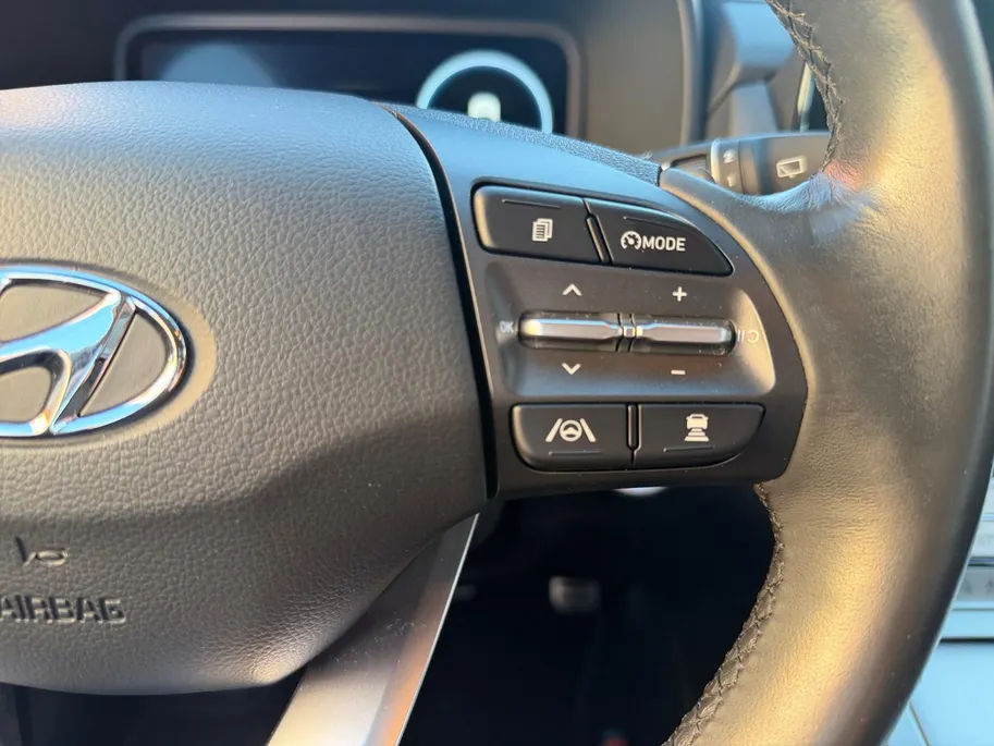 Hyundai Kona EV Comfort 64 kWh | Lichtmetalen velgen| Navigatie| Camera| Cruise Controle| Dealer onderhouden| Metalliclak