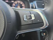 Volkswagen Golf 1.0 TSI Highline Business R | Panoramadak | Virtual Cockpit | Achteruitrijcamera | Apple/Android Auto | Dynaudio | 12 maanden garantie |