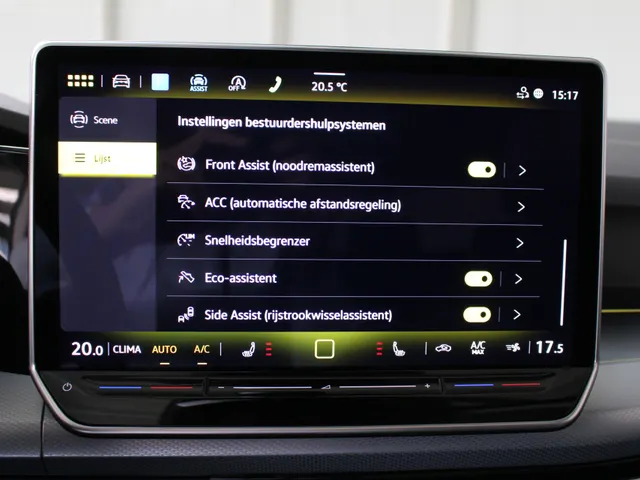 Volkswagen Golf 1.5 eTSI Life Energy Panoramadak | Navigatie | Keyless | Stoel- en Stuurverwarming | Parkeercamera