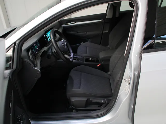 Volkswagen Golf 1.0 eTSI Life DSG | Navigatie Pro | Cruise Control | Lichtmetalen velgen