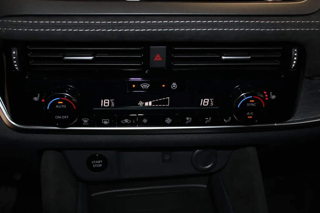 Nissan QASHQAI 1.5 e-Power Tekna Plus *Nappa lederen bekleding*Stoelgeheugen*Stoel-,stuur- en voorruitverwarming*apple carplay& android auto*Google Navigatie*parkeersensoren voor en achter*360grd camera*