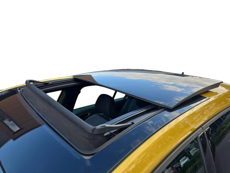 Volkswagen Golf 1.0 TSI Highline Business R | Panoramadak | Virtual Cockpit | Achteruitrijcamera | Apple/Android Auto | Dynaudio | 12 maanden garantie |