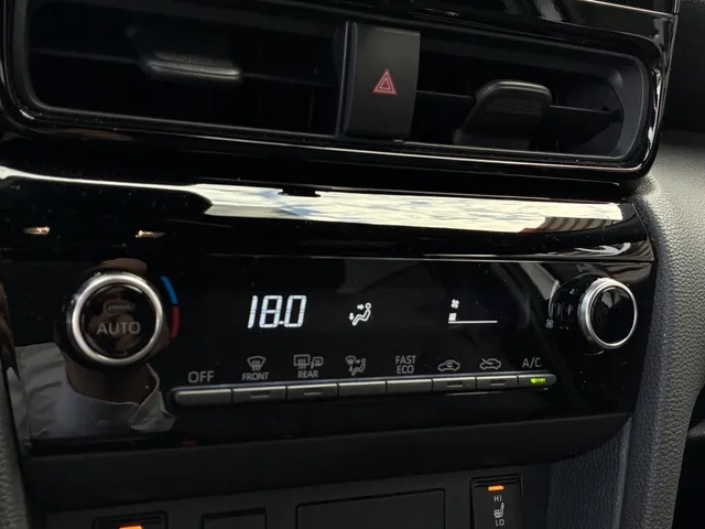 Toyota Yaris Cross 1.5 Hybr 130 Dynamic Comfort Pack | Stoelverw. | PDC V+A | Adapt. Cruise