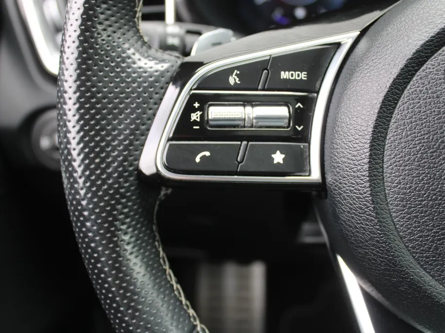 Kia ProCeed 1.5 T-GDi GT-Line | Trekhaak | Schuifdak | Stuur-/stoelverwarming | Camera | Dodehoek detectie | Telefoonlader | Cruise adapt. | 17' LM | LED |