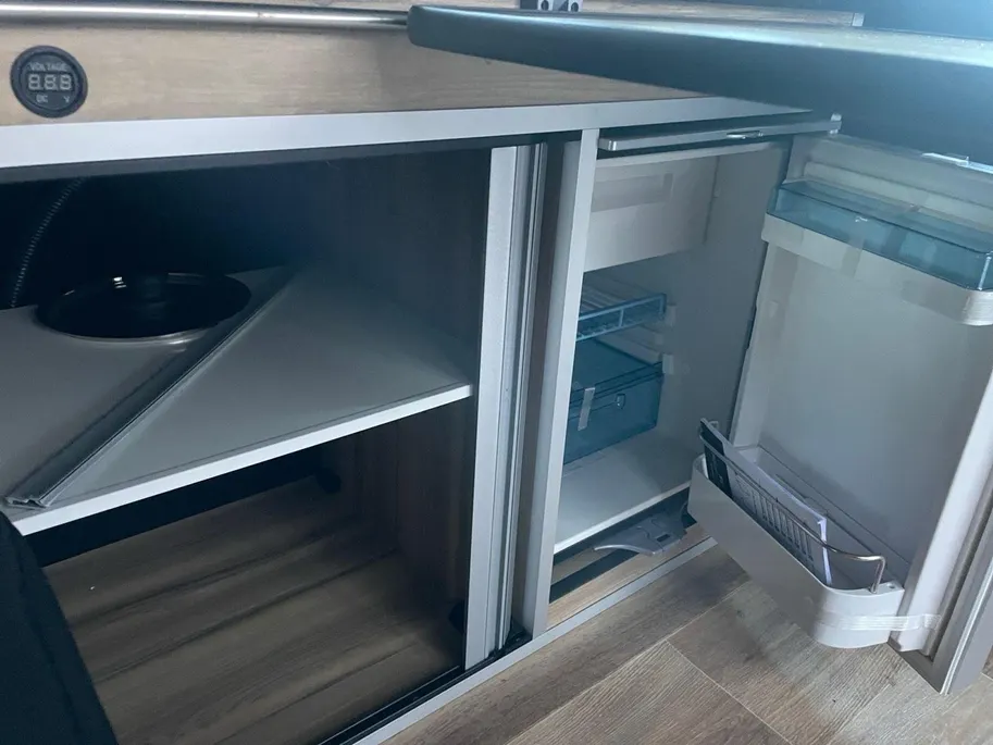 Ford Transit Custom Camper 170pk automaat | Keuken met gootsteen- koelkast- gasfornuis | Zonnescherm | Nieuwe distributieriem | Cruise control | Trekhaak | Extra opbergruimte | Stoelverwarming Transit Custom Camper 170pk automaat | Keuken met gootsteen- koelkast- gasfornuis | Zonnescherm | Nieuwe distributieriem | Cruise control | Trekhaak | Extra opbergruimte | Stoelverwarming