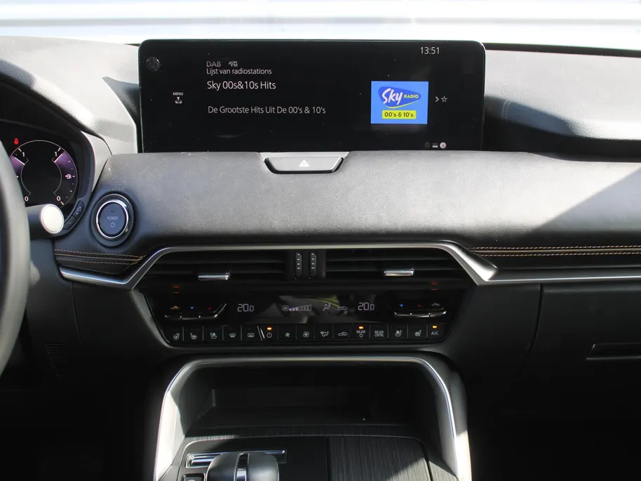 Mazda CX-80 2.5 e-SkyActiv PHEV Homura Plus | Stuur-/stoelverwarming+ventilatie | Schuifdak | Leer | HUD | Elek. stuur-/stoelverstelling | Camera rondom | 20' LM |