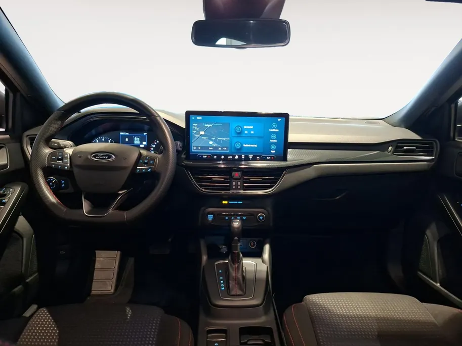 Ford Focus Wagon 1.0 EcoBoost Hybrid ST-Line 125pk automaat | 1500 kg Aanhanggewicht | Navigatie | Cruise control | All season banden