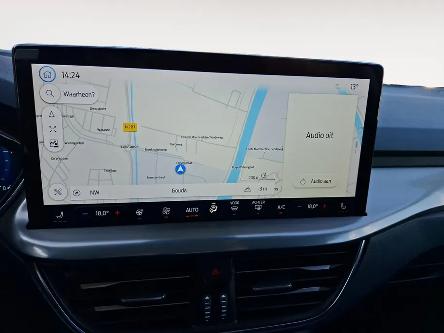 Ford Focus Wagon 1.0 EcoBoost Hybrid Titanium X | Dealeronderhouden | Stoel- stuur en voorruitverwarming | Navigatie