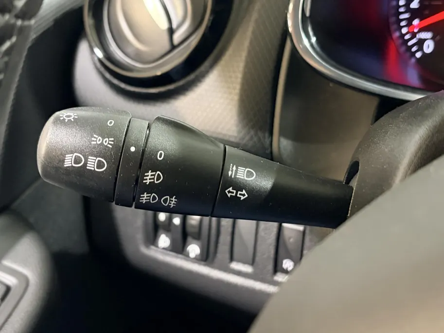 Renault Clio 90PK TCe Limited | Camera | Airco | Cruise Control | Lichtmetalen Velgen | Bluetooth | Keyless Entry | Elektrische Ramen & Spiegels | Parkeersensoren | Armsteun |