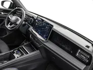 Volkswagen Tiguan 1.5 eHybrid 272pk DSG R-Line Edition · Panoramadak · Inklap. Trekhaak · 360 Camera · Leder Varenna · Matrix LED · Head-Up Display · Harman Kardon Sound · Garantie t/m 16-09-2030 of 100.000km