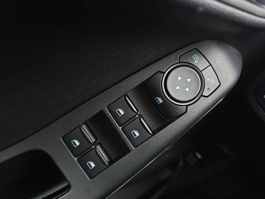 Ford Fiesta 1.0 EcoBoost Titanium | Android Auto/ Apple Carplay | Winterpakket | Parkeersensoren achter | Led koplampen | 12 maanden garantie