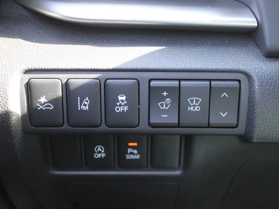 Mitsubishi Eclipse Cross 1.5 DI-T First Edition | Trekhaak | 18' LM | HUD | 360 Camera | Dodehoek detectie | Navi | Stoelverwarming | Dealeronderhouden | 1e eigenaar |