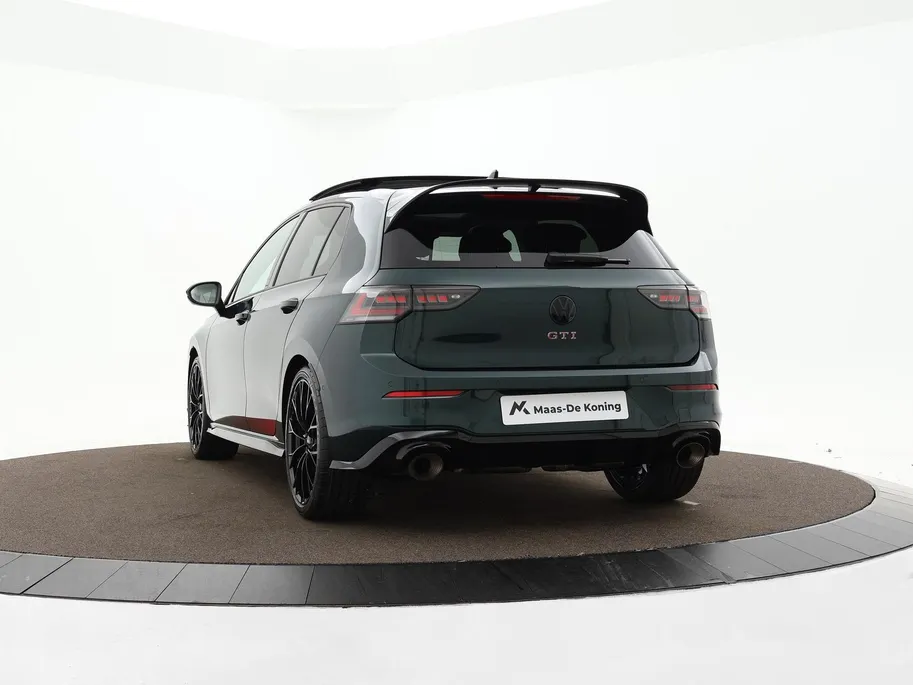 Volkswagen Golf GTI Clubsport Edition 50 2.0 325 PK 7 versn. DSG · Assistance Pakket Plus · Leder Pakket 'Vienna' · Multimedia Pakket Plus · Panoramaschuif-kanteldak · Stuurwiel, verwarmd, multifunctioneel en met ArtVelours bekleed ·
