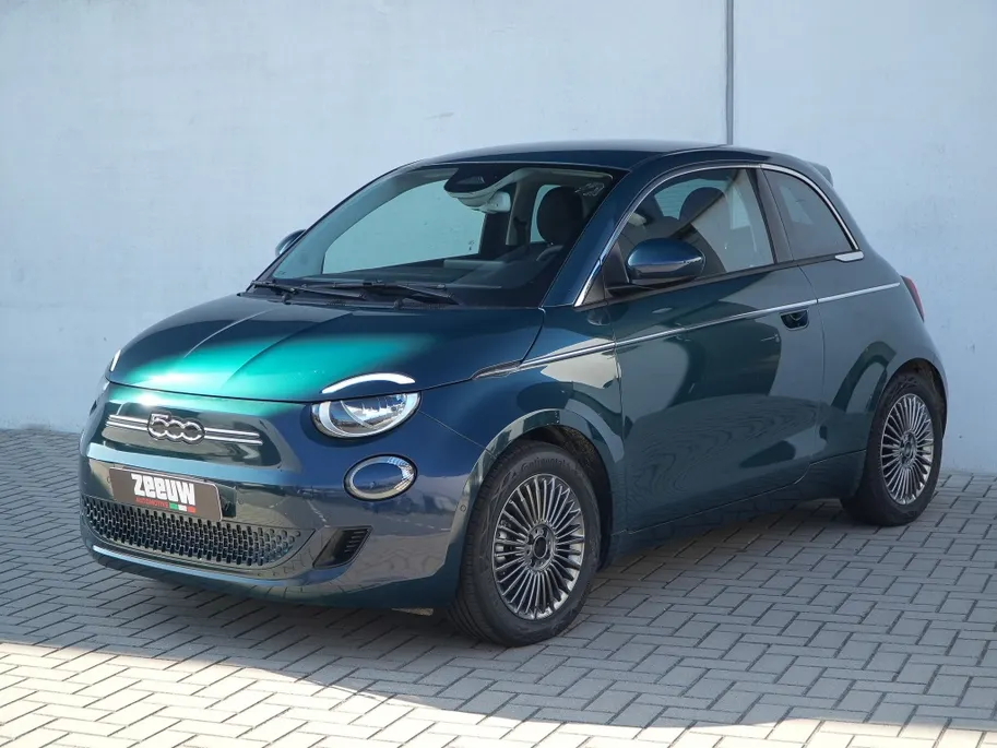 Fiat 500e Icon 42KWH | Camera | Navi | Carplay | Winter | Style | 16' VERKOCHT