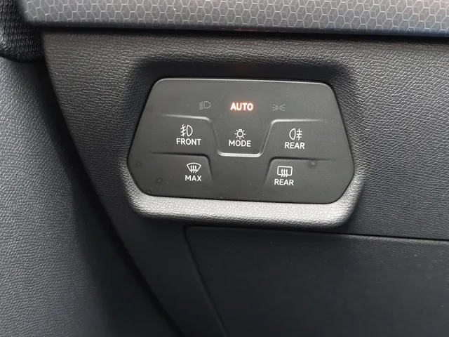 SEAT Leon Sportstourer 1.0 eTSI Style Business Intense NL-auto | rijklaarprijs !!