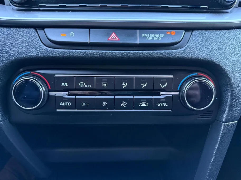 Kia Ceed Sportswagon 1.5 T-GDi DynamicLine 140 PK | Cruise Control Adaptief | Camera | Carplay | Navi | LM Velgen | 140 PK | Fabrieksgarantie 19-8-2031 +3x 1 jaar* | NAP
