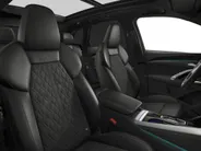Audi Q5 2.0 TFSI e-hybrid quattro S edition 299 PK · Glazen panoramadak · Tech plus · Trekhaak elek. wegklapbaar