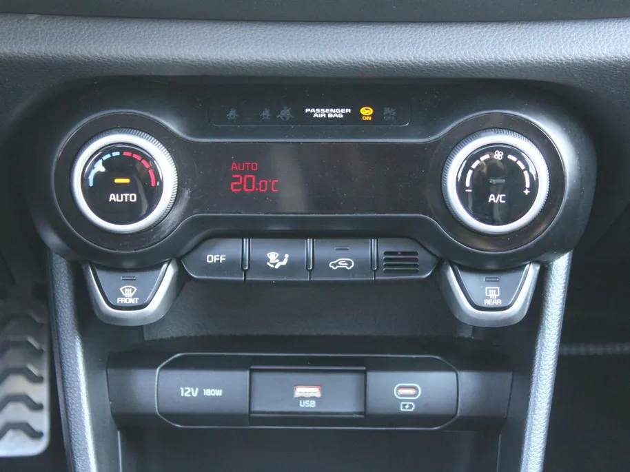 Kia Picanto 1.0 DPI GT-Line | Stuur-/stoelverwarming | Schuifdak | Camera | Dodehoek detectie | Draadloze telefoonlader | Clima | Navi | 16" LM | Cruise |