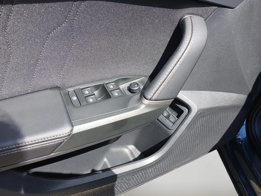 CUPRA Formentor 1.5 TSI e-Hybrid Business | NIEUWE AUTO | Elektrisch Wegklapbare Trekhaak | Schuif/Kantel Dak | Digital Cockpit | Camera | Parkeersensoren | Stoelverwarming | Stuurwielverwarming | Apple CarPlay/Android Auto |