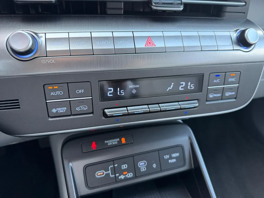 Hyundai Kona 1.6 GDI HEV Premium Sky | Lederen Bekleding| Stoelverwarming v+a| Schuif-kanteldak| Elekrtrisch verstelbare stoelen met geheugen| Dode hoeksensor| MOOIE AUTO
