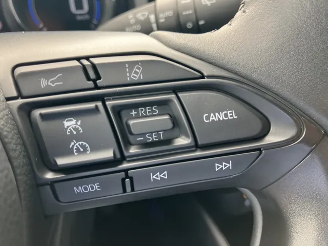 Toyota Yaris 1.5 Hybride Selection | Bi-Tone | Apple Car-play | Stoelverw