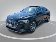 Audi e-tron Sportback 55 quattro S Line 95 kWh 300kW/408PK · Panoramadak · Trekhaak · Camera · Leder · Stoelverwarming · Drive select ·  Garantie t/m 18-10-2027 of 100000km.